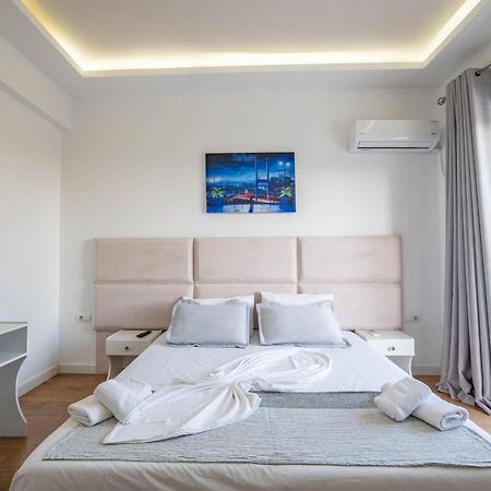 Hotel Myrtai - City Center Sarandë Exteriör bild