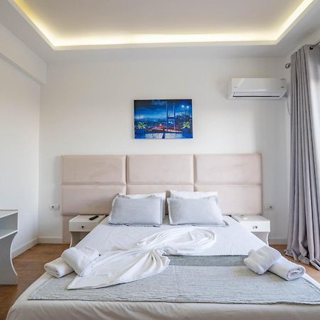 Hotel Myrtai - City Center Sarandë Exteriör bild