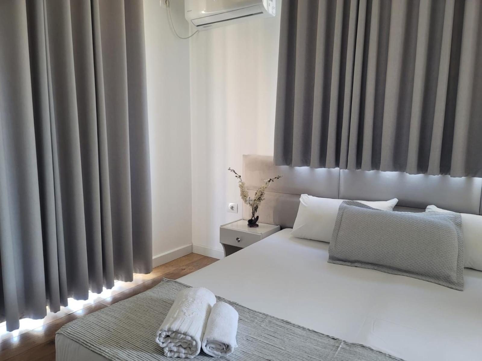 Hotel Myrtai - City Center Sarandë Exteriör bild