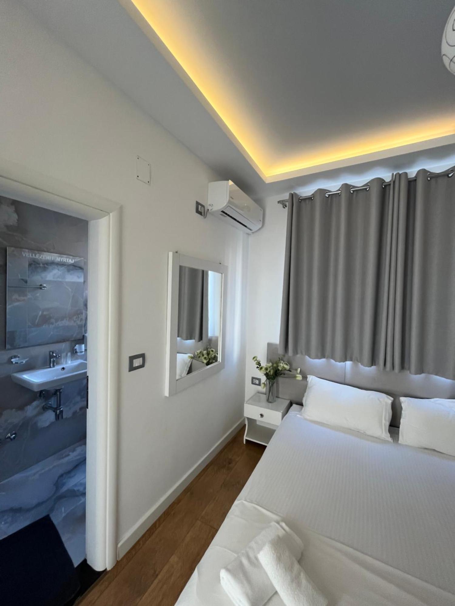 Hotel Myrtai - City Center Sarandë Exteriör bild