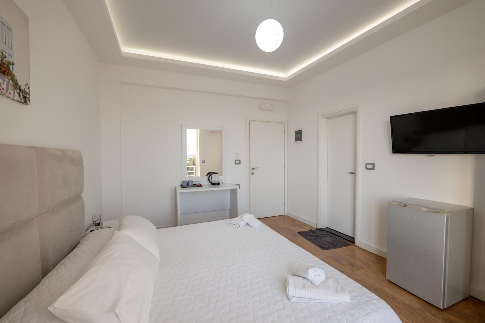 Hotel Myrtai - City Center Sarandë Exteriör bild