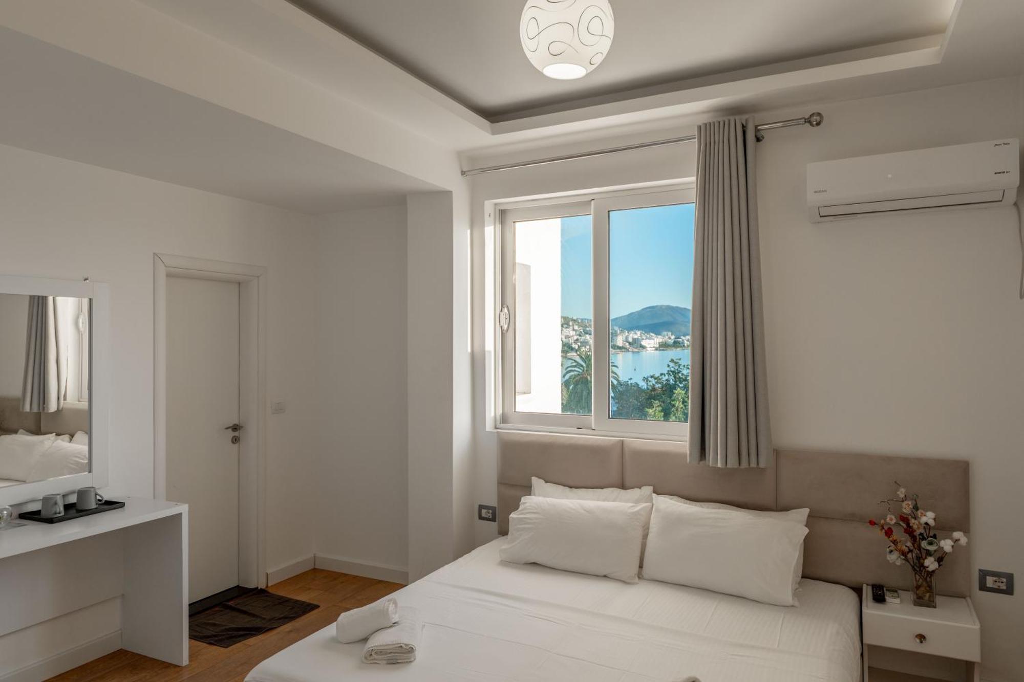 Hotel Myrtai - City Center Sarandë Exteriör bild