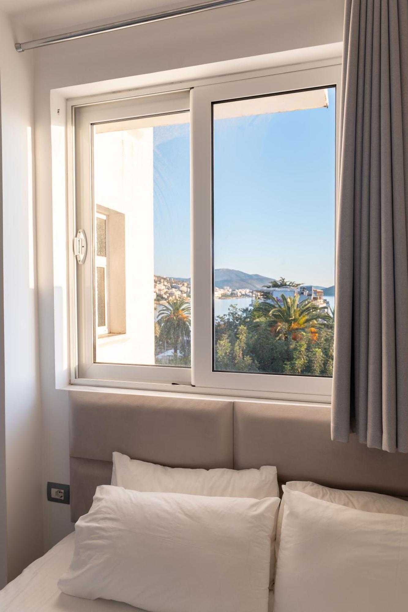 Hotel Myrtai - City Center Sarandë Exteriör bild