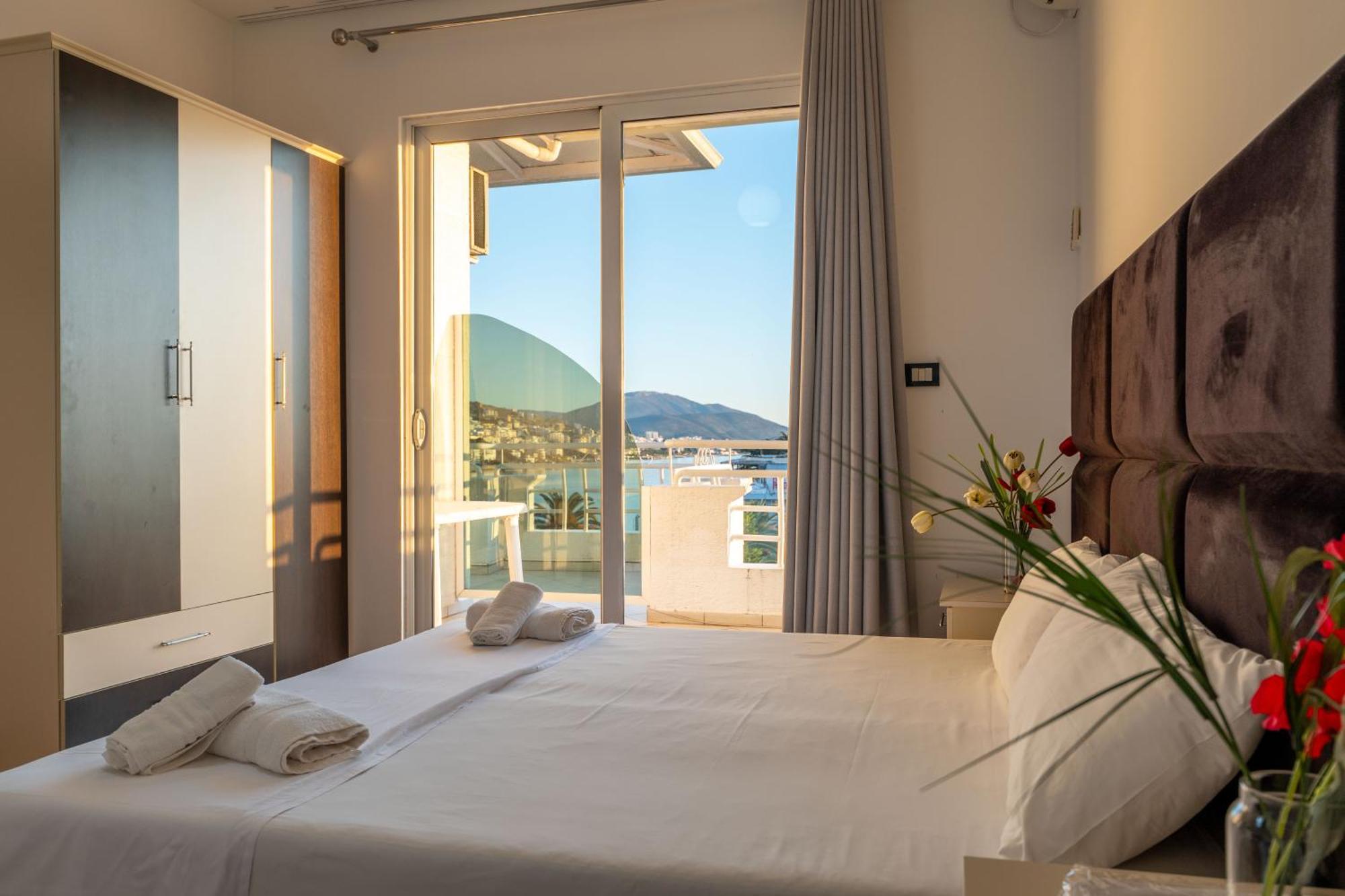Hotel Myrtai - City Center Sarandë Exteriör bild