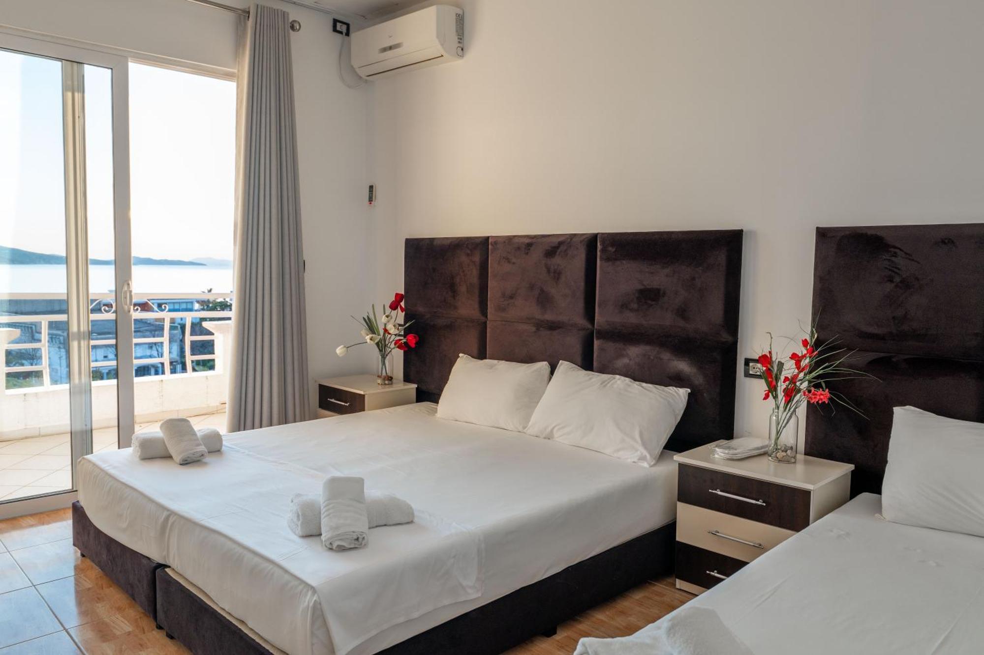 Hotel Myrtai - City Center Sarandë Exteriör bild