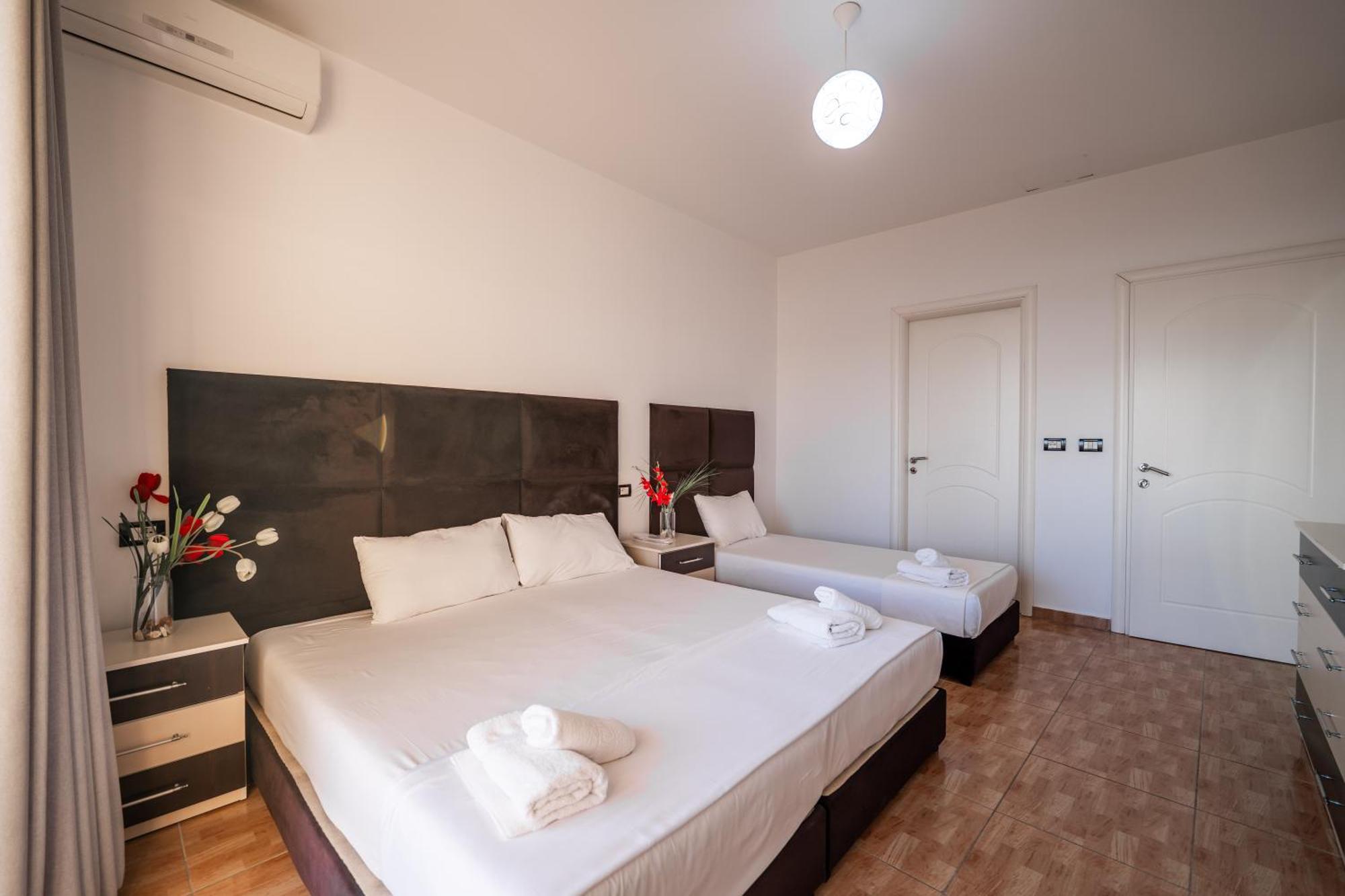 Hotel Myrtai - City Center Sarandë Exteriör bild