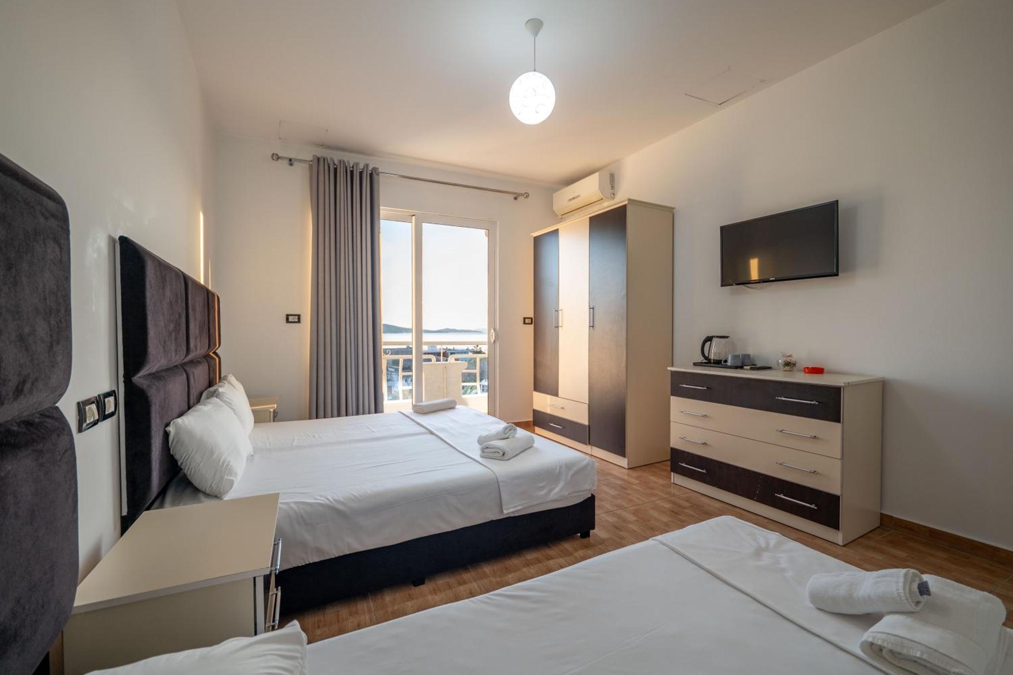 Hotel Myrtai - City Center Sarandë Exteriör bild