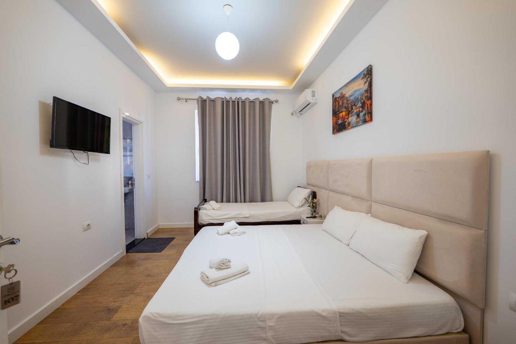 Hotel Myrtai - City Center Sarandë Exteriör bild