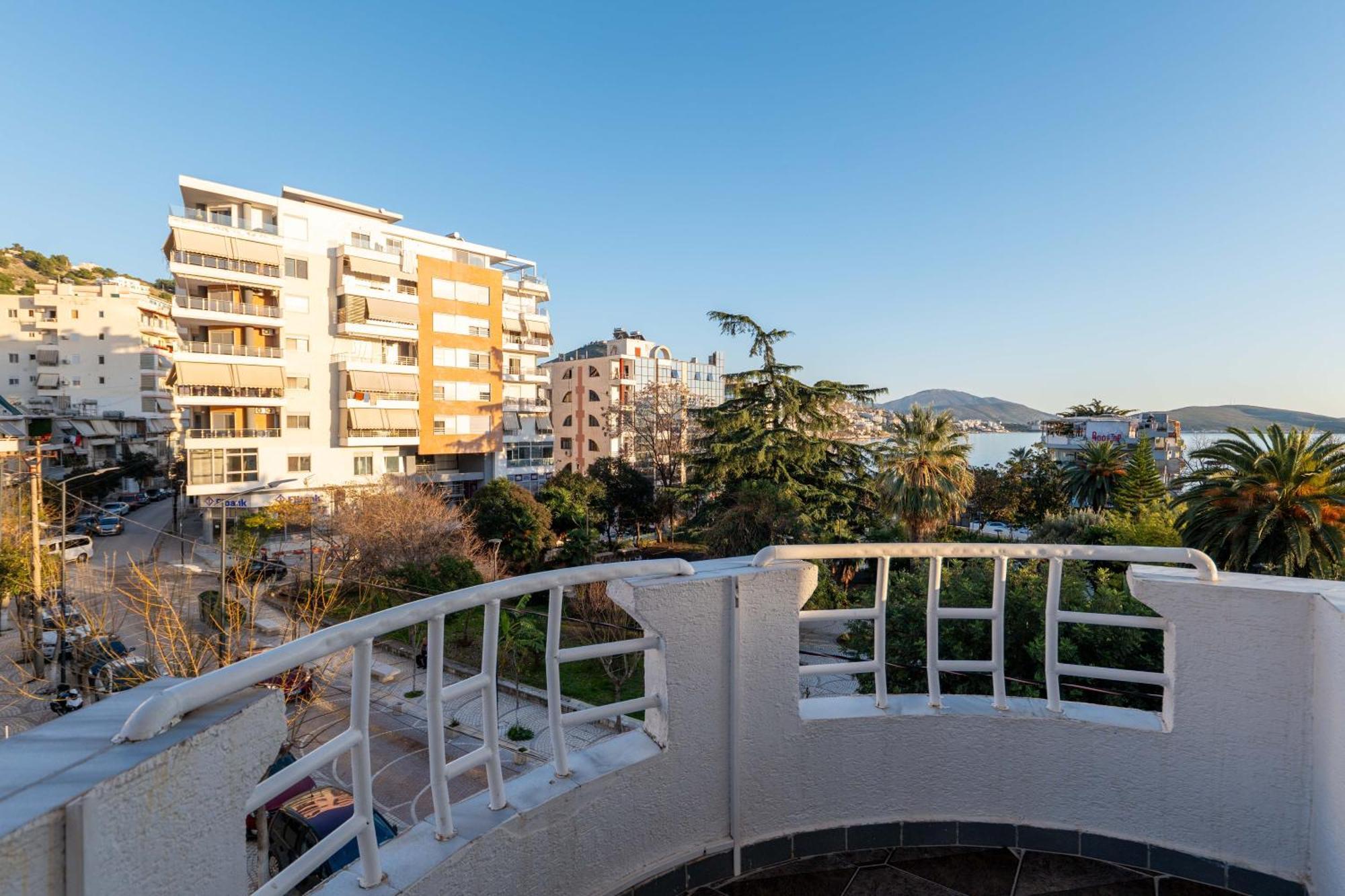 Hotel Myrtai - City Center Sarandë Exteriör bild