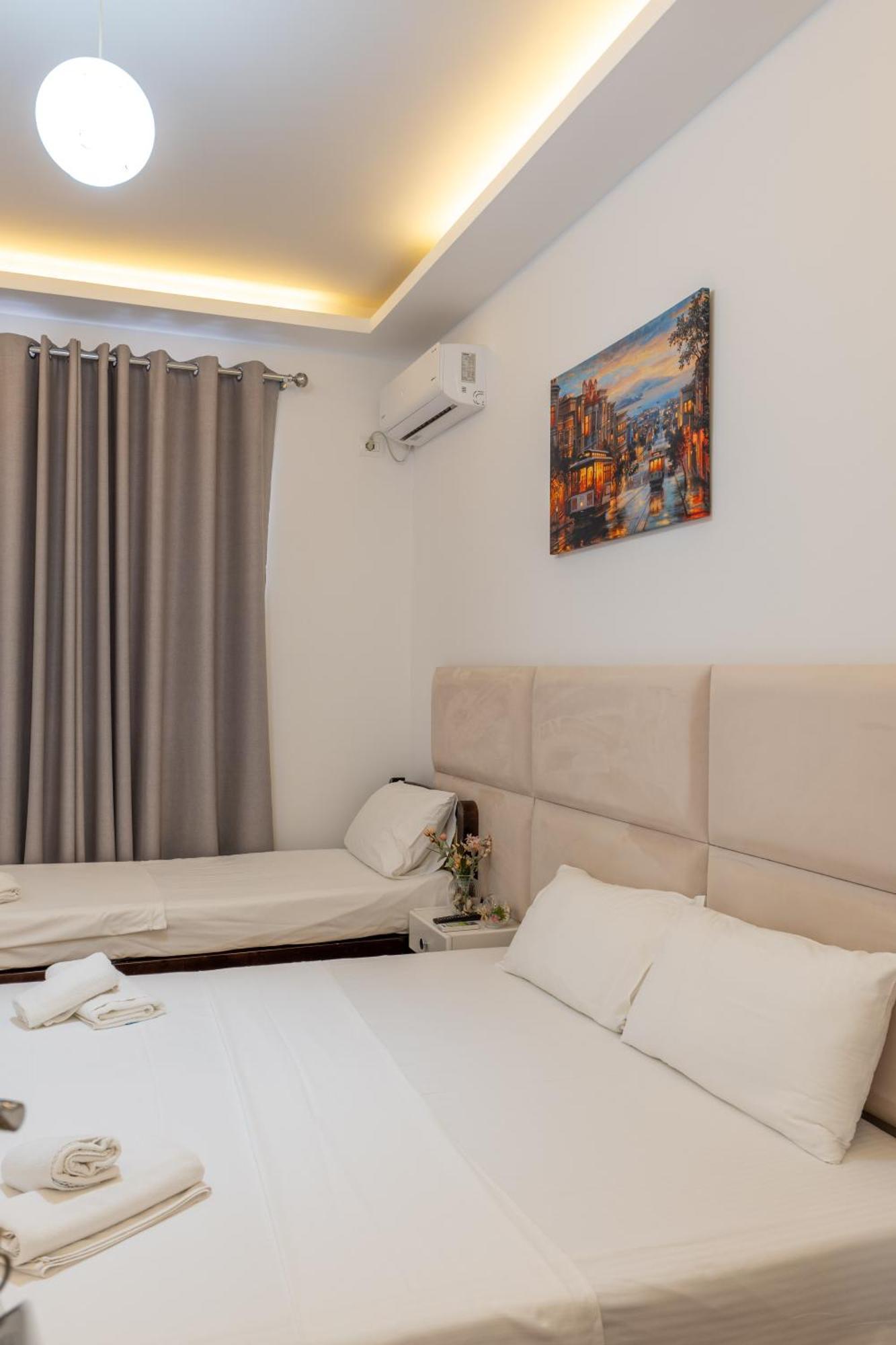 Hotel Myrtai - City Center Sarandë Exteriör bild