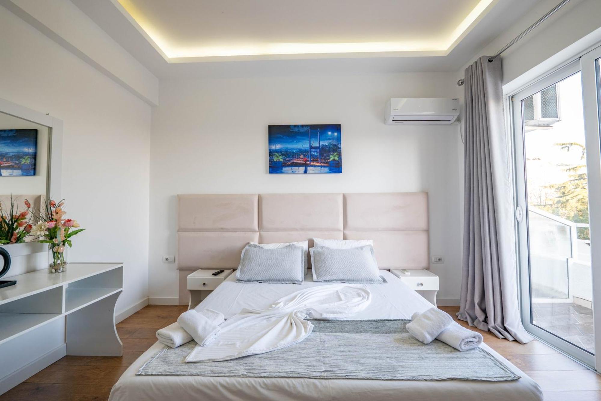 Hotel Myrtai - City Center Sarandë Exteriör bild