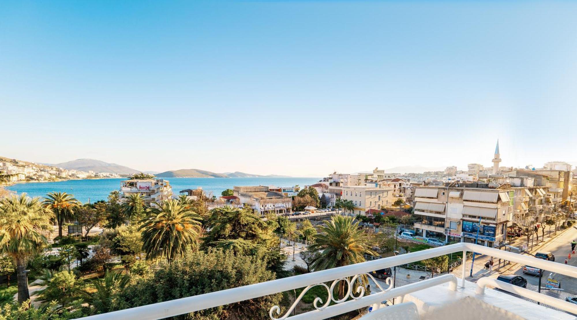 Hotel Myrtai - City Center Sarandë Exteriör bild